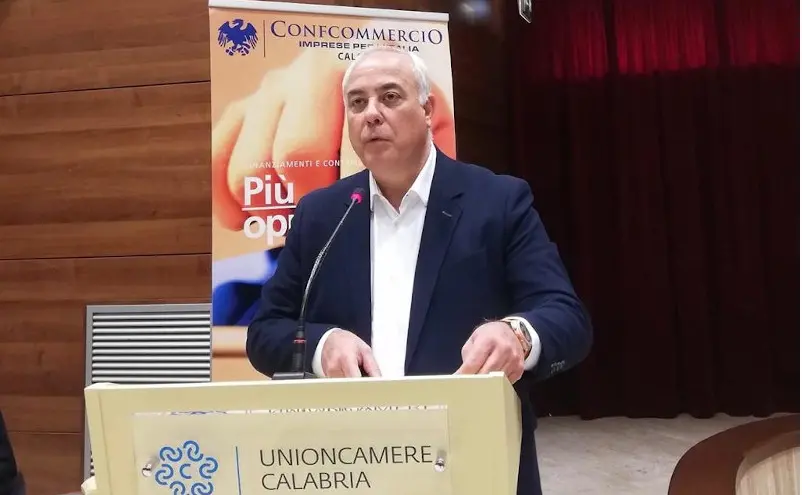 Contagio, Algieri: «Basta psicosi, l'economia soffre»
