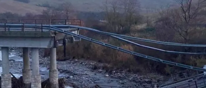 Crolla un nuovo viadotto in Italia: colpita la provincia di Siena