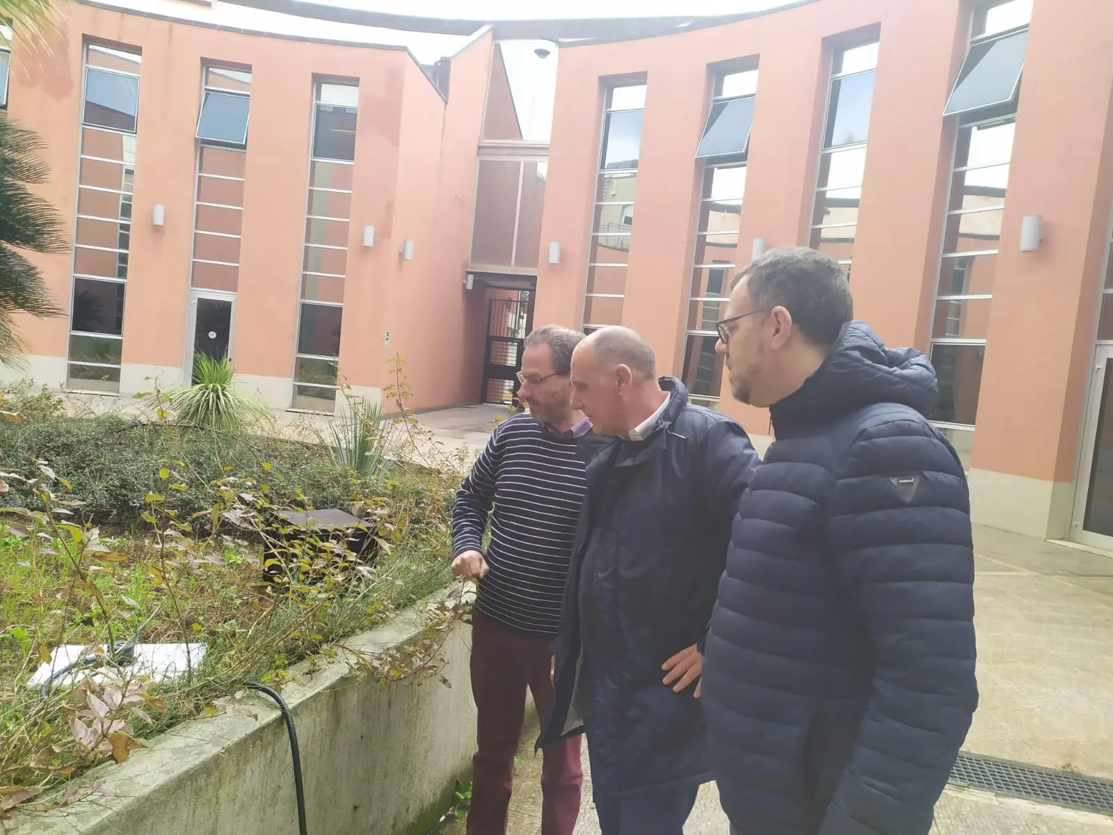 Montata nel palazzo municipale di Rende la prima stazione sismica della rete INGV