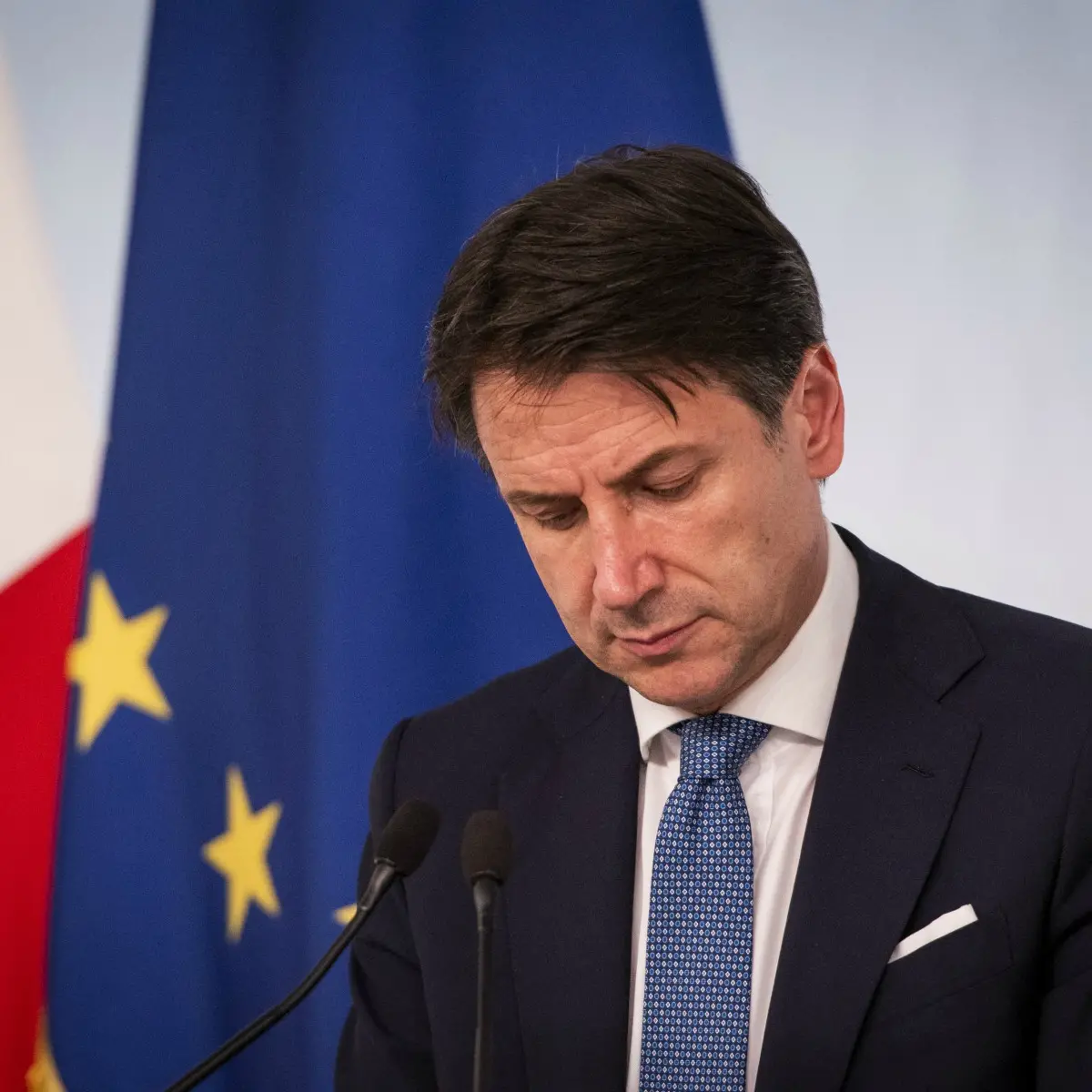 Il futuro di Conte tra scuola, nuovo DPCM e lockdown