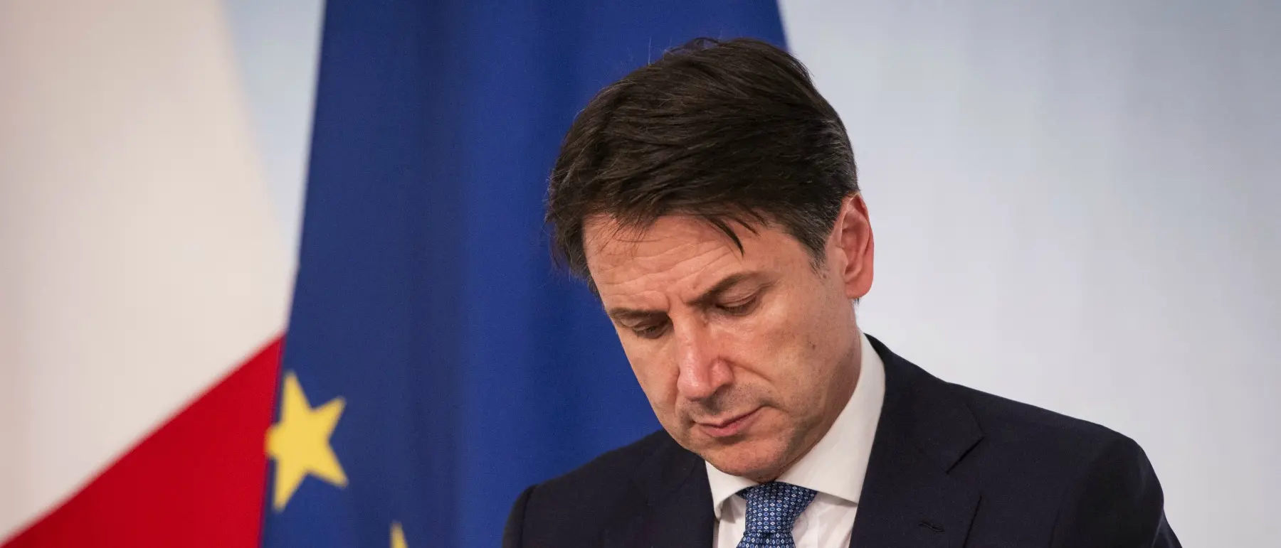 Il futuro di Conte tra scuola, nuovo DPCM e lockdown