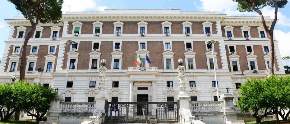 Lamorgese ai prefetti: «Stretta sui controlli»