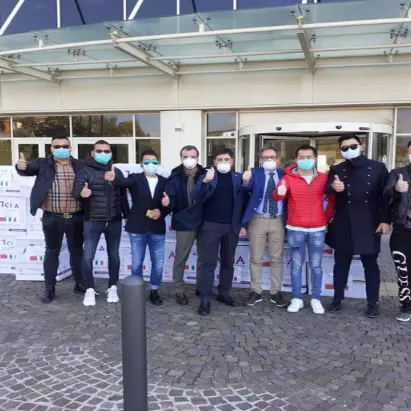 Gli imprenditori cinesi calabresi donano alla Regione 1600 tute protettive