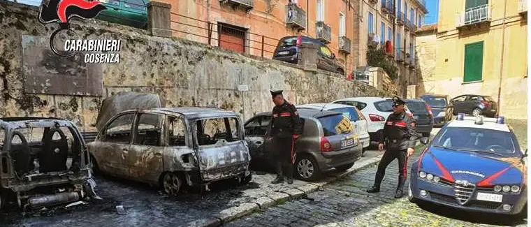 Individuati i tre presunti autori dell'incendio nel cuore di Cosenza
