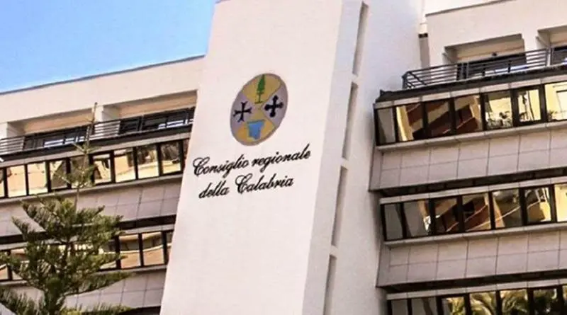 Regione Calabria, Consoli vuole il seggio di Francesco Pitaro