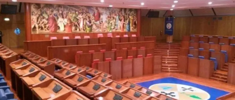 Legge sui vitalizi, una storia d'amore breve ma intensa