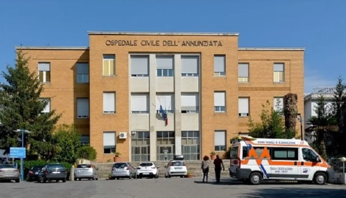 Negativi i tamponi dei medici, infermieri e Oss di Cosenza e Rogliano