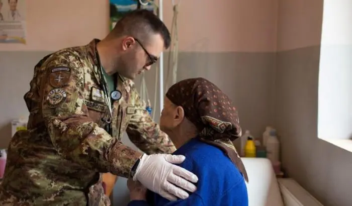 La Difesa cerca medici e infermieri da arruolare