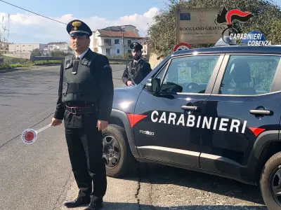 Rubano in casa e la incendiano: tre arresti a Roggiano Gravina