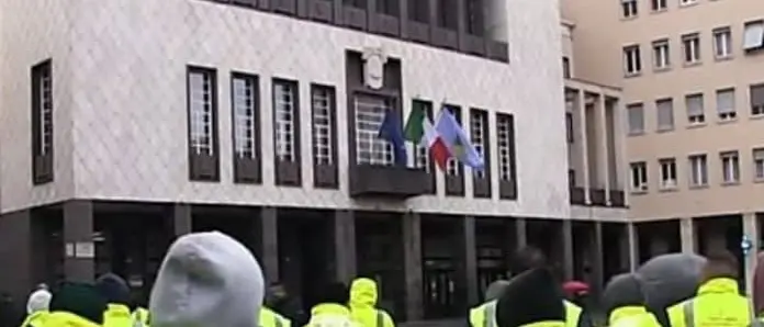 Ecologia Oggi, i sindacati annunciano battaglia