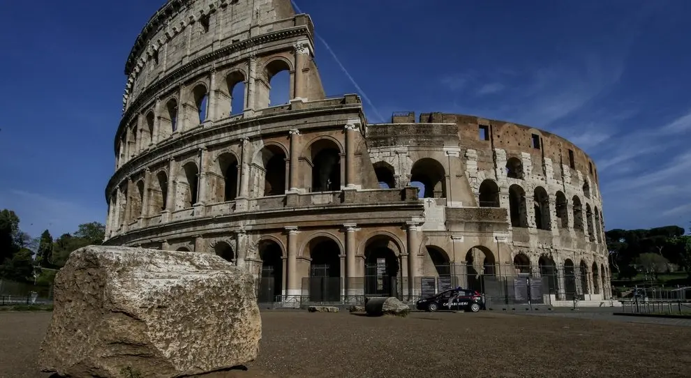 Salgono i contagiati a Roma. Tamponi a tappeto per mappare il focolaio