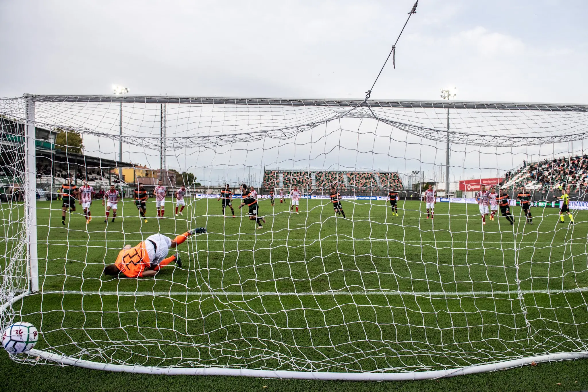 Venezia-Vicenza, Aramu regala il derby veneto a Zanetti