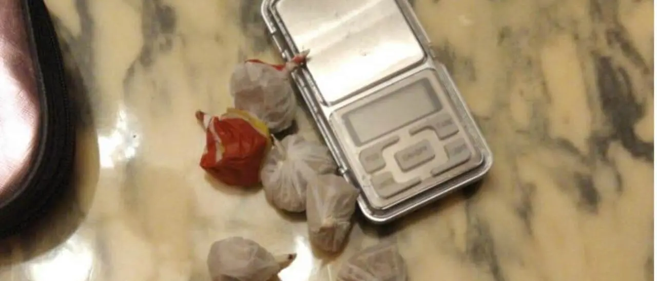 Eroina in casa, arrestata una 23enne di Cassano all'Ionio