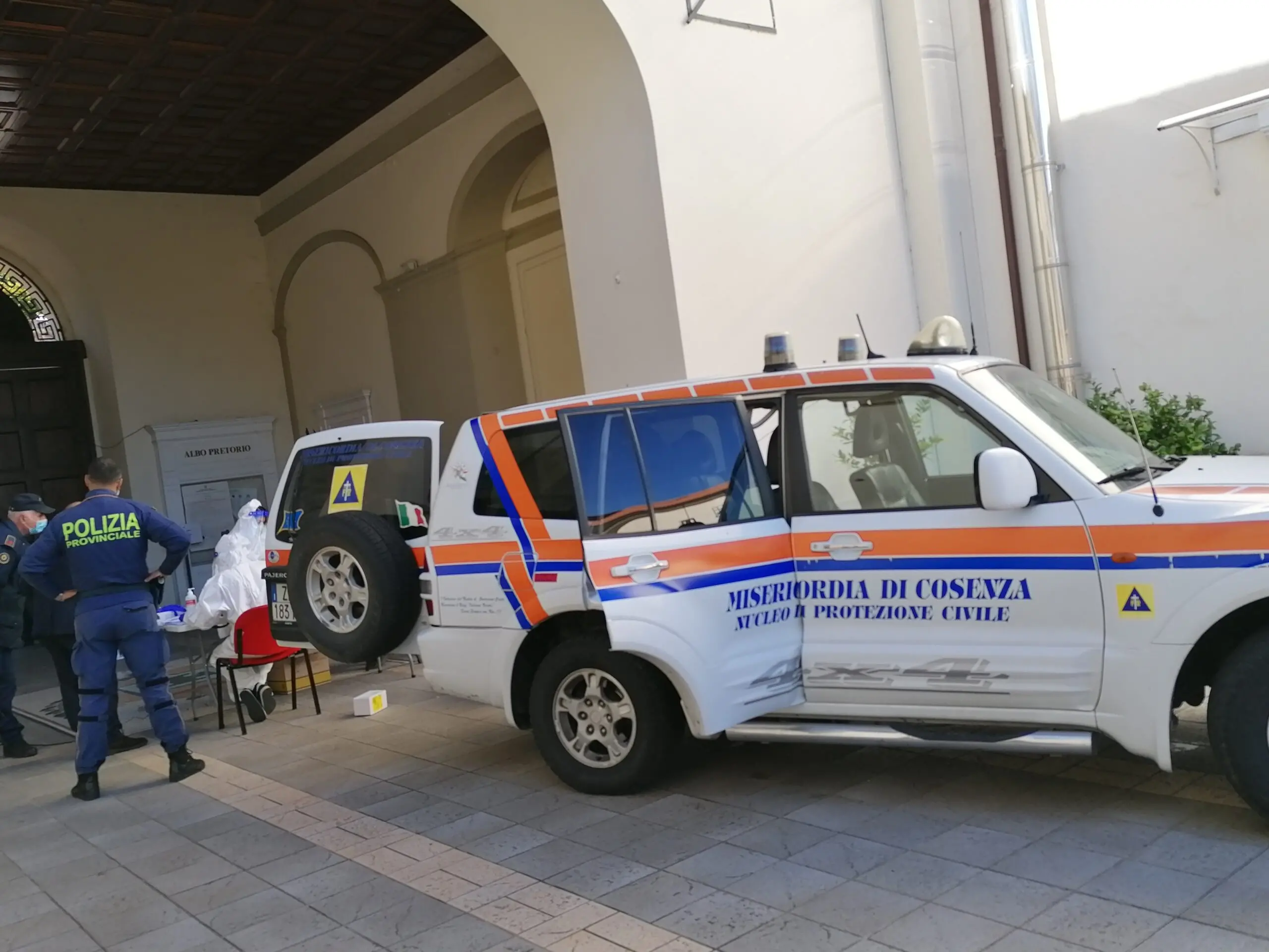 Tamponi ai dipendenti della Provincia di Cosenza