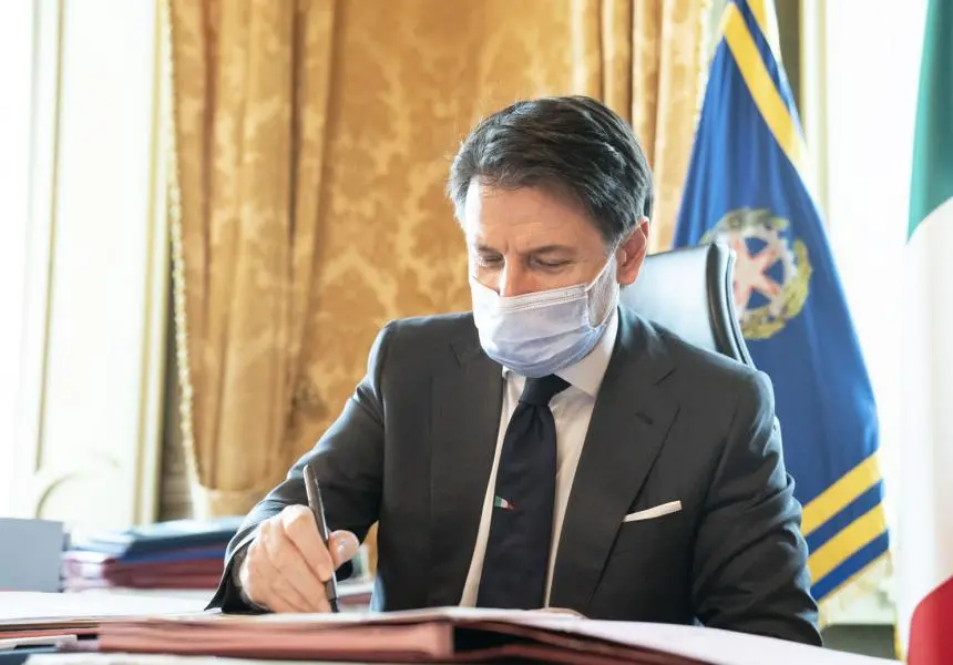 Il giorno del giudizio, Conte si dimette e va da Mattarella