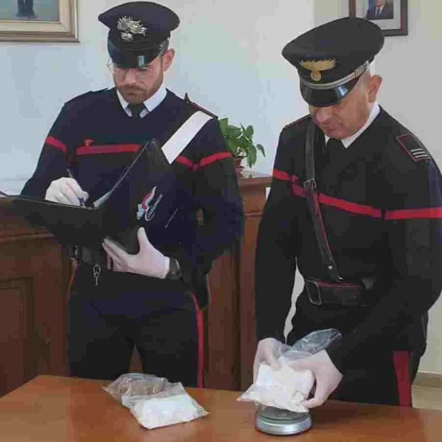 Amantea, 28enne beccato in auto con quasi un chilo di cocaina