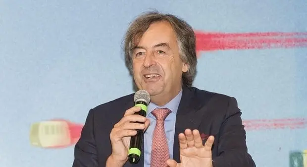 Burioni: «Governo vada a casa se non riesce a garantire vaccinazione tempestiva»