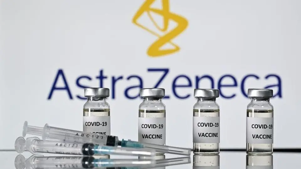 Astrazeneca, in Italia raccomandato a over 60. No stop a seconda dose
