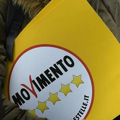 Governo Draghi, M5S verso il sì ma la resistenza tiene