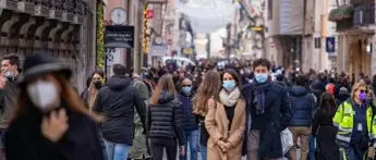 Covid, folla in centro a Roma: ecco le strade chiuse
