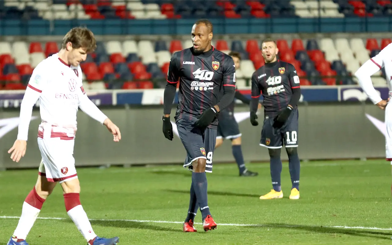 Nuova avventura per Jerry Mbakogu, l'ex Cosenza va in Serie D