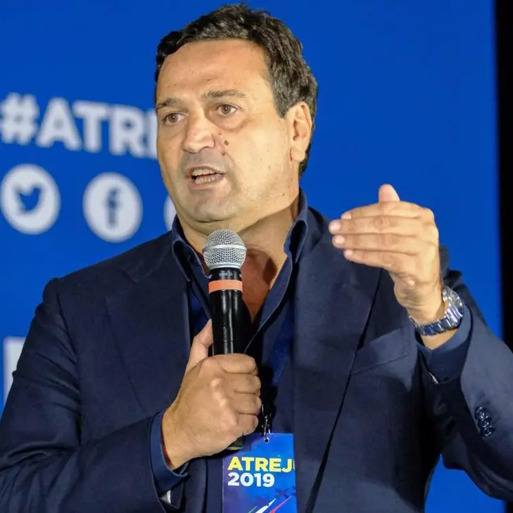 Fausto Orsomarso annuncia nuove misure per i calabresi. «E parte del mio reddito andrà a tre persone»