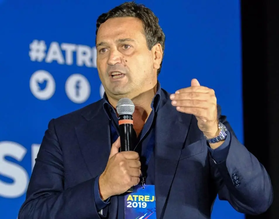 Fausto Orsomarso annuncia nuove misure per i calabresi. «E parte del mio reddito andrà a tre persone»