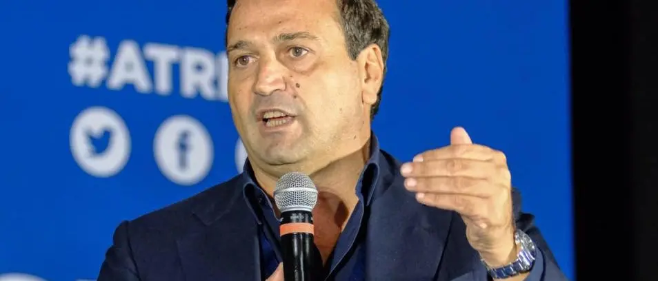 Fausto Orsomarso annuncia nuove misure per i calabresi. «E parte del mio reddito andrà a tre persone»