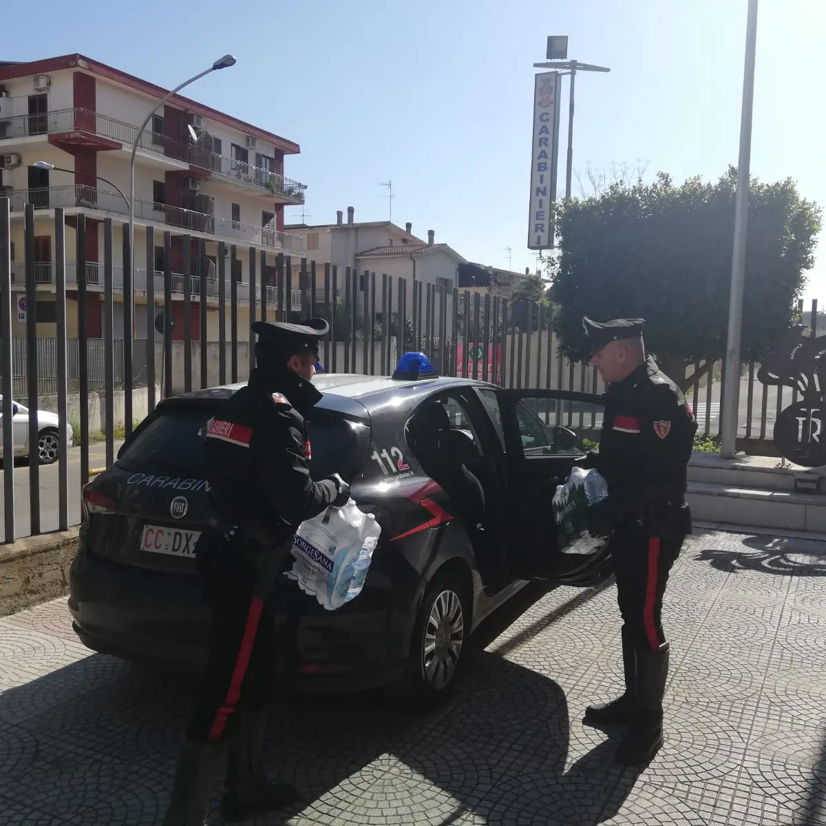 Carabinieri in aiuto di una coppia di anziani rimasta senza acqua da bere