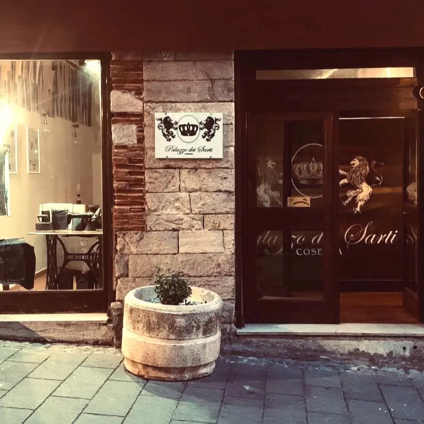 Coronavirus, le mascherine \"solidali\" del sarto cosentino Riccardo Magarò all'ospedale di Cetraro