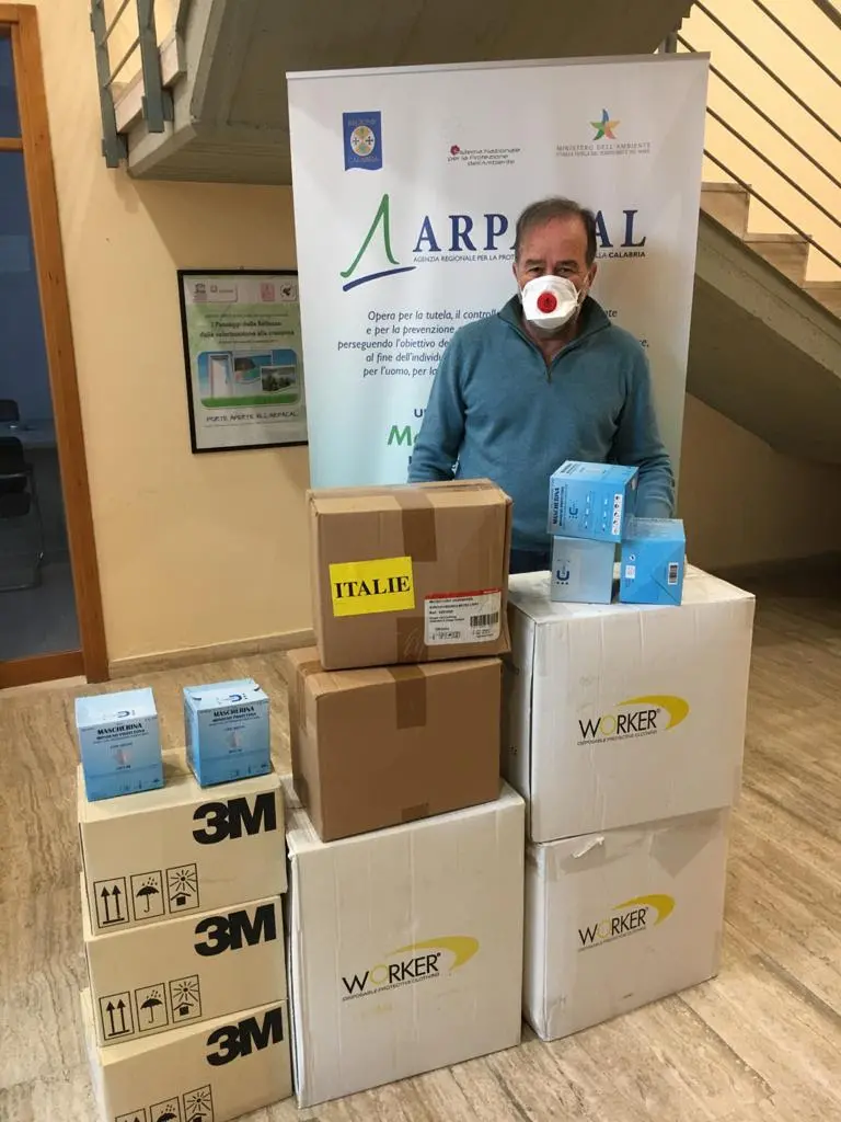 Emergenza coronavirus: Arpacal dona dispositivi di protezione all'Ospedale di Crotone