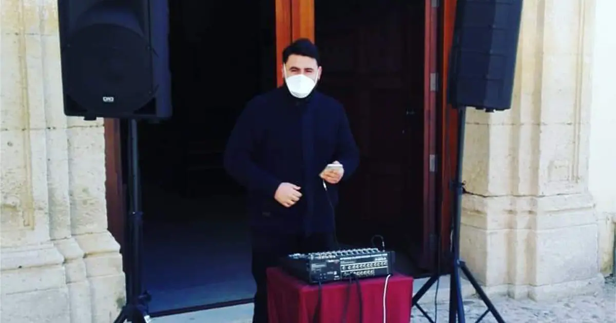 Don Mario deejay, quando musica e religione si fondono in strada