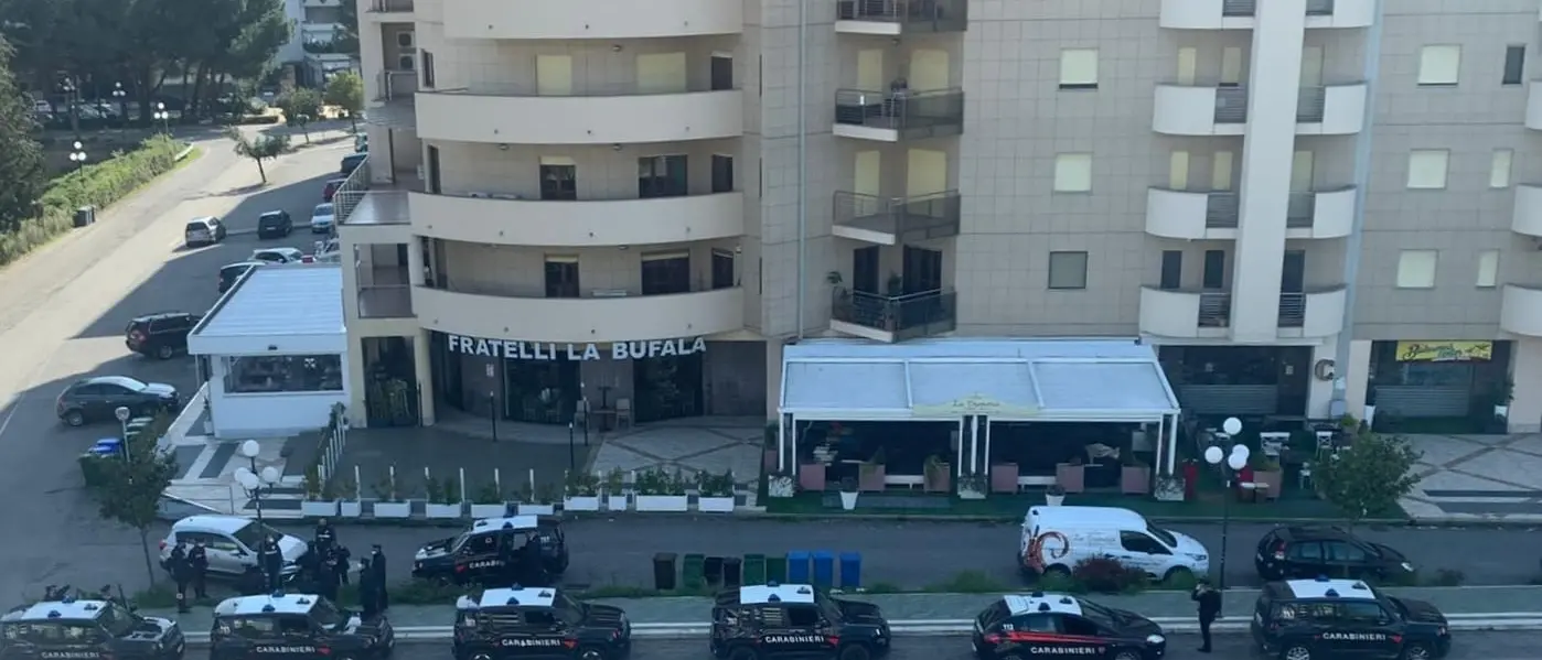 I carabinieri di Rende: «State a casa». Controlli sulle autocertificazioni