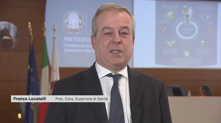 Il professore Locatelli: «Ritorno a scuola da programmare a settembre»