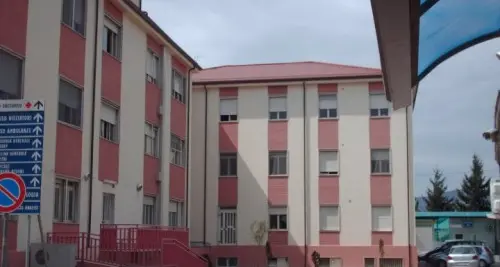 Non morì per il Covid, il Tribunale di Cosenza condanna l’ospedale “Santa Barbara” di Rogliano: risarcimento milionario\n