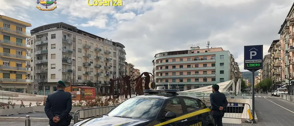 Piazza Bilotti sequestrata dopo 1224 giorni dall'inaugurazione: perché?