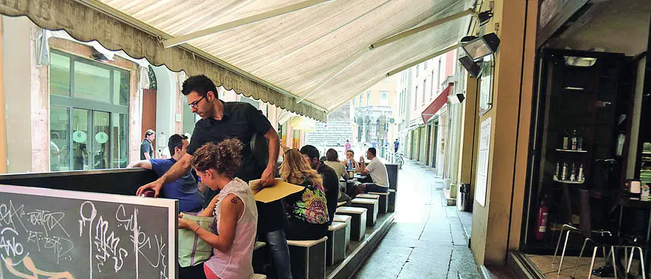 Anche Bologna si prepara a gustare un caffè all'aperto (come Cosenza)