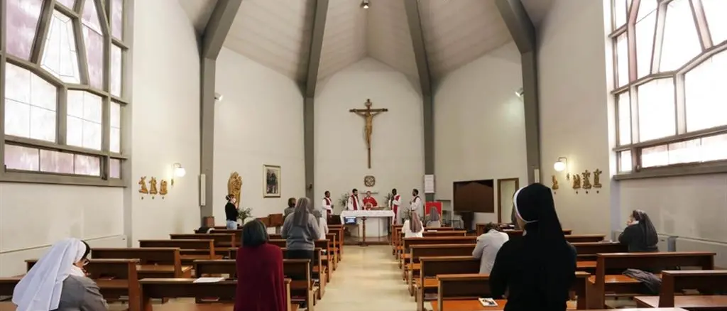 Accordo Governo-Cei «per le messe con il popolo»