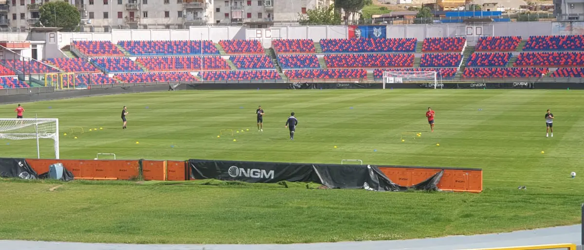 Cosenza, domenica i primi test in vista del ritiro. Ad oggi la rosa...