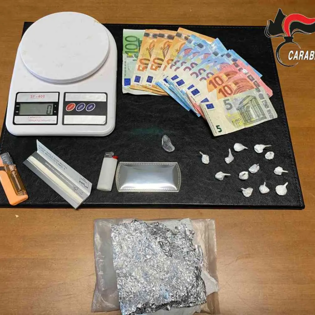 Droga in casa, i carabinieri arrestano un incensurato a Diamante