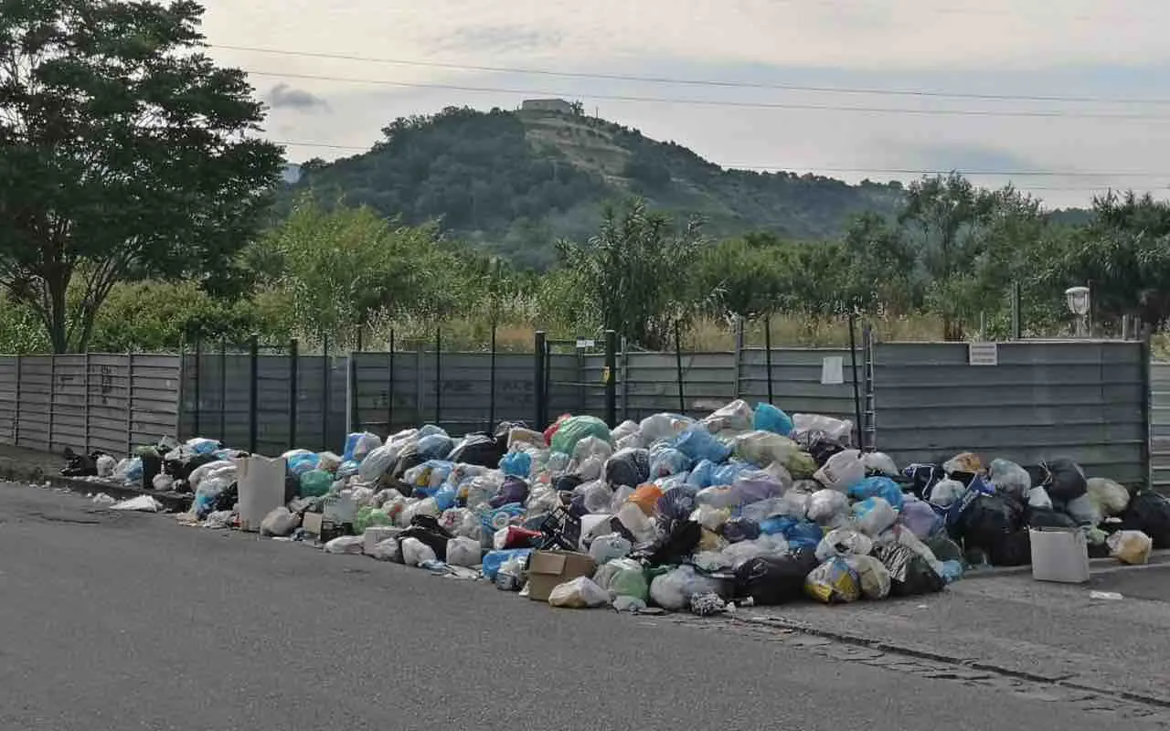 Cosenza, abbandono di rifiuti. Le proposte della commissione Ambiente