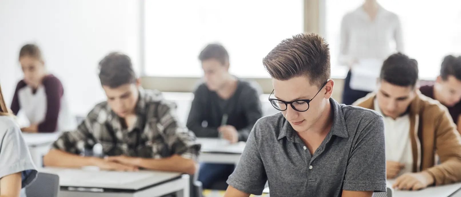 Oggi riaprono le scuole. Sorteggio per gli esami di Stato
