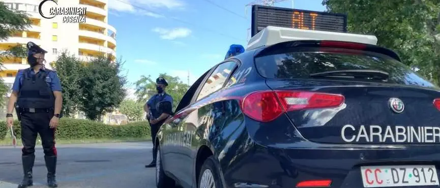 Occupa la casa di un altro, poi si pente e risarcisce il danno