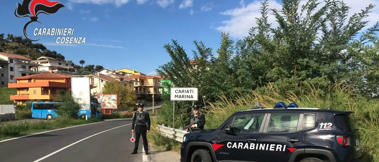 Cariati, spaccio di droga anche ai minorenni: blitz dei carabinieri