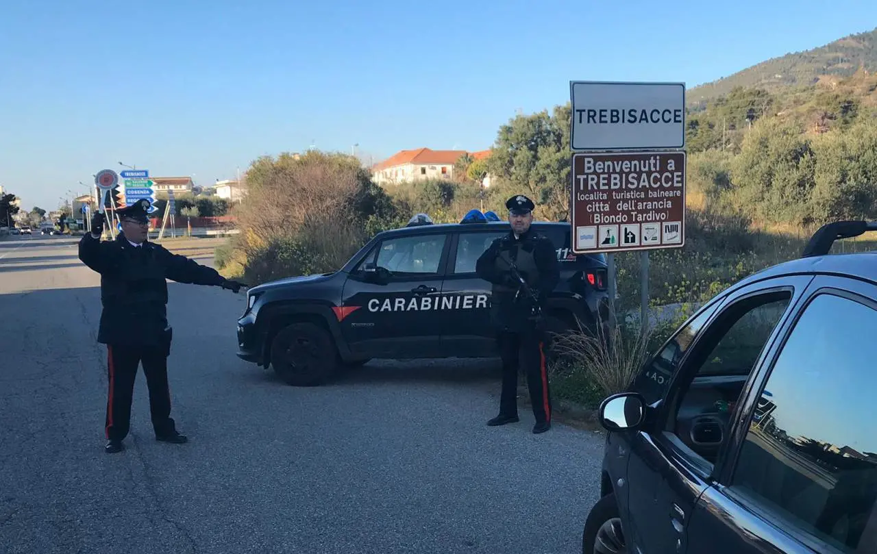 Trebisacce, spaccio di droga: indagate quattro persone