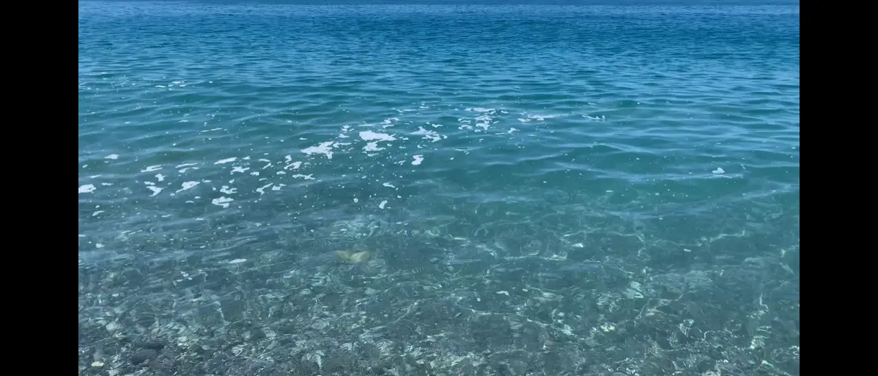 Fuscaldo, mare sporco, turisti inferociti. Oggi altri prelievi, parola all'Arpacal