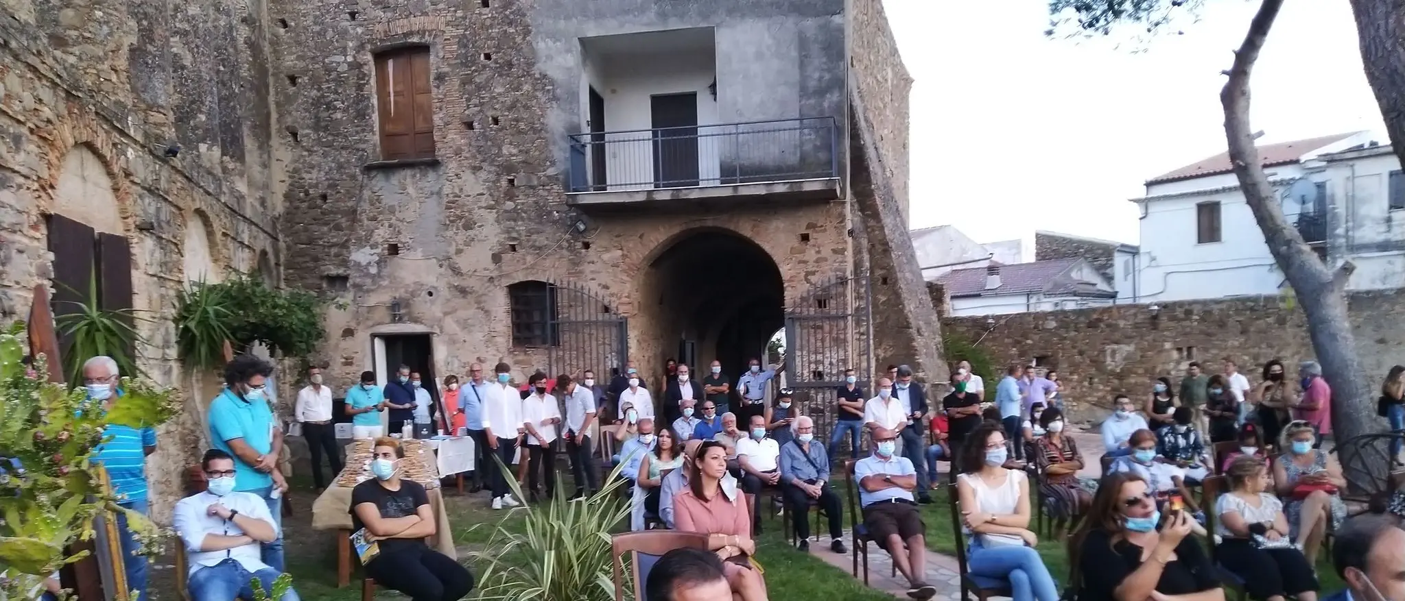 Amendolara incanta i suoi ospiti con i progetti della mandorla