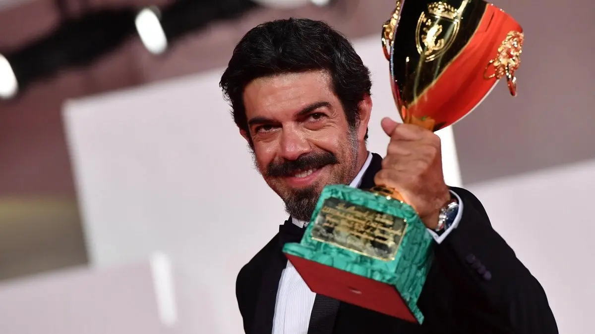 Favino miglior attore a Venezia. La Calabria conquista la Laguna