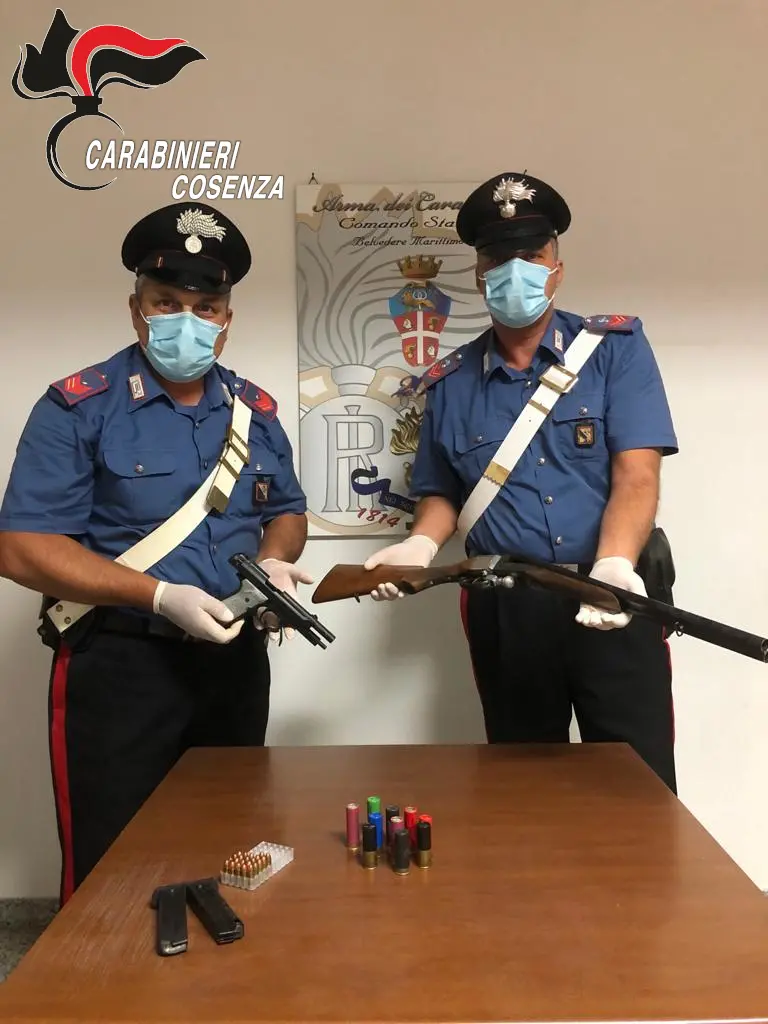 Armi in casa, arrestato il padre del presunto omicida di Belvedere Marittimo