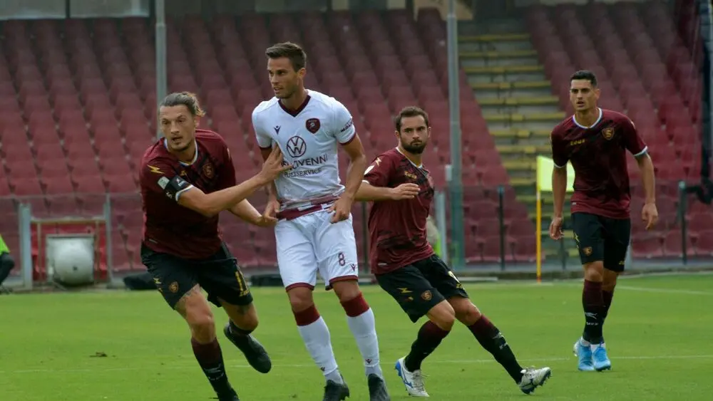 Salernitana-Reggina, succede tutto nei minuti finali: il tabellino